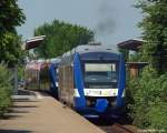 Als NOB nach Kiel Hbf. verlsst  VT 304  der NOB am 14.7.10 den Bhf. Husum von Gleis 1.