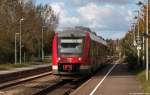 Als RB nach Kiel Hbf. rollt 648 450/950 am 8.10.11 in den Bhf. Eckernfrde ein.