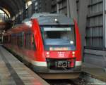 648 343/843 und ein weiterer 648er stehen am 4.12.11 als RE nach Lbeck Hbf. im Kieler Hauptbahnhof bereit zur Abfahrt.