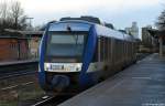 VT 302 der NOB fhrt am 10.12.11 als NOB nach Bad St. Peter Ording aus dem Bhf. Husum ab.