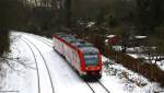 648 454/954 fuhr am 15.12.12 als RB nach Kiel Hbf. durch den Kieler Stadtteil Hassee. Der Lokfhrer hatte das Fahrtziel fr die nchste Fahrt schon eingestellt gehabt.