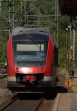 Nachdem auch der zweite Abfahrversuch gescheitert war ffnete der Tf zwei kleine seitlich angebrachte Klappen am 648 003/503 und fuhr den Zug zurck in den Bahnhof damit die Fahrgste sich erstmal frischer Luft erfreuen konnten. Schleswig 21.07.2013

