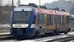 Pnktlich um 12.07 Uhr fuhr der Nord-Ostsee Bahn Triebwagen VT 303(648 363/863)in den Schleswiger Bahnhof ein. Als der weibliche Tfzf den Fotografen auf der anderen Seite sah, verschwand sie kurzerhand im Fahrgastraum.....Schleswig 15.01.10