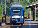Lint 41 VT 304 (648 364/864) der NOB bei der Abfahrt aus Schleswig nach Husum. 4.6.10