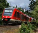 Im einzigen Sonnlicht des Tages fahren 648 348/848 und 648 349/849 als RE nach Kiel Hbf. durch die schne Landschaft. Bei Pln am 24.7.10