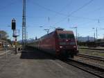 101 011-5 bei der Einfahrt in den Bahnhof von Rosenheim am 5.