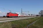 101 080 vor dem Steuerwagen eines  EC  am 23.