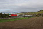 101 056 mit dem  IC Knigssee  aus Gemnden kommend am 11. August 2022 bei Himmelstadt.