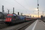 101 083-4 bei der Einfahrt in den Mnchner Hauptbahnhof am 26.