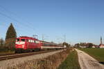 110 459 mit einem Sonderzug aus Freilassing kommend am 13. November 2022 bei bersee am Chiemsee.