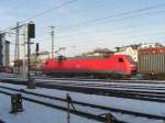 152 119-4 jetzt mit Containerzug bei der Ausfahrt des Salzburger  Hauptbahnhofes am 25.