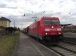 185 310-0 bei der Durchfahrt des Bahnhofs von bersee/Chiemsee am 14.