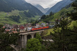 185 104 und 185 127 auf der  Mittleren Meienreusbrcke  oberhalb von Wassen am 25.