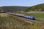 193 564 von  RTB Cargo  mit einem Kesselwagenzug am 12. Oktober 2022 bei Harrbach im Maintal.