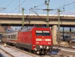 101 132-9 fuhr am 4.12 mit dem IC 2115 nach Stuttgart Hbf aus dem Bahnhof Hamburg-Harburg.