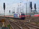 101 070-1 verlsst mit ihrem IC 2279 nach Karlsruhe den Bahnhof Frankfurt am 25.04.09