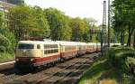 103 184-8 zog wegen des 822.Hafengeburtstages den TEE am 7.5.11 durch Hamburg.