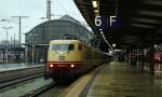 103 222-6 der Systemtechnik Mnchen kam pnktlich mit dem Weihnachtsmarkt Sonderzug nach Bremen gefahren. 03.12.11