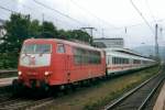 IC mit 103 144 hält in Koblenz Hbf am 2 Oktober 2002.