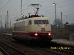 Morgens kurz vor 09:00 Uhr war am 30.November 2008 auf dem Bahnhof Bergen/Rgen unterwegs 103 235.