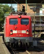 110 200-3 steht am 5.9.10 mit einem Sonderzug im Bhf. Hamburg-Harburg auf Gleis 5.