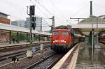 110 438-9 mit dem DZ 2670  Princess Cruises  von Warnemnde nach Berlin Ostbahnhof in Berlin Ostbahnhof. 21.07.2011