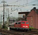 110 463-7 rollt mit dem RE von Krefeld Hbf in den Klner Hbf am 16.7.11.