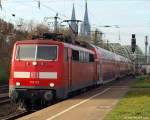111 119 fhrt am 20.11.10 mit dem RE9 nach Siegen in den Bhf. Kln Messe/Deutz ein.