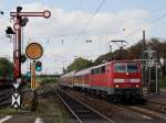 BR 6111/163871/die-111-199-mit-einem-re Die 111 199 mit einem RE nach Wrzburg am 27.08.2009 bei der Einfahrt in Hanau Hbf.
