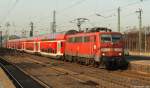 111 075-8 fhrt am 19.11.11 mit dem RE9 nach Siegen in den Bhf. Kln Messe/Deutz ein.