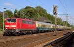 111 112-9 mit dem IC 2410 Hanseat beim Halt in Schleswig. 22.06.2012