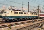 111 010-5 und 141-2 in Doppeltraktion vor dem FD 1980 Knigssee, Mnchen Hbf, 1988-1996(digitales Bild vom Negativ). 

