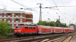 Mit dem RE 14147 aus Emden Hbf. fuhr 111 110-3 am 1.7.13 in den Hbf. von Münster (Westf) ein.