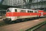  Verkehrsrot statt Orange  klangte es in die Corridors of Power bei DB -und das etwas aufstndischen Bw Frankfurt-I mahlte der orange Bauchand von 111 175 ins Verkerhsrot um: FRankfurt-am-Main, 28 Juli 1999 sah das erfolg.
