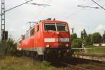 RB nach Hamm mit 111 129 passiert am 12 Augustus 2006 Kaldenkirchen während ein Bahnhofsfest.