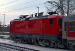 Extra fr Chris aufgenommen, die 112 176-3 mit dem SHE nach Hamburg am 3.12.10 in Schleswig(Frontaufnahme war zwecklos wegen Puderzuckerglasur...Bilder der 143 557 sind nicht mehr mglich, sie wird gerade zu einer 114 3. umgebaut....)