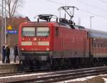 112 180-5 mit dem SH-Express hier bei der Einfahrt in Schleswig. 20.2.11
