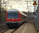 Etwas verwundert blickten die Fahrgste drein als auf Gleis 3 der SH-Express geschoben von 112 151-6 Einfuhr. 11.3.11