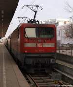 112 167-2 steht am 26.2.11 mit dem RE 21010 nach Kiel Hbf im Bhf. Hamburg-Altona auf Gleis 12.
