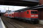 112 102-9 mit dem RE5 (RE 18509) nach Falkenberg(Elster) in Berlin Gesundbrunnen. 26.03.2011