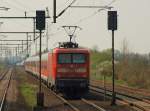 112 176 verlsst hier mit dem SHE Richtung Flensburg den kleinen Bahnhof Jbek. 20.4.11