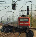 112 172-2 schob den RE von Hamburg nach Flensburg hier beim verlassen des Bahnhofes Neumnster. 21.4.11