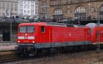 112 178-9 (REV LDX 13.02.12) steht am 18.2.12 mit dem RE nach Kiel Hbf. im Hamburger Hbf. bereit zur Abfahrt.