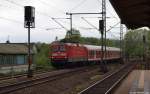 112 152-4 fhrt am 11.5.12 mit der RB nach Neumnster in den Bhf. Schleswig ein.