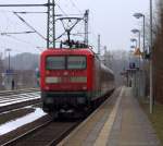 112 177-1 als Schublok einer RB nach Flensburg hier bei der Einfahrt in Schleswig. 16.03.2013