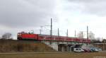 Mit der RB nach Neumnster rollte 112 149-0 am 7.4.13 am Rendsburger Hafen entlang.