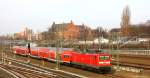 Mit dem RE3 nach Elsterwerda fuhr 112 117-7 am 7.3.14 in den Bf. Berlin-Südkreuz ein.