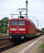 Mit frisch geschmierten Puffern schob die 112 181-3 den SHE nach Padborg. Schleswig 30.7.10