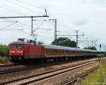 112 149-0 strebt am 22.7.10 mit dem SH-Express nach Hamburg Hbf. kurz vor dem Jbeker Bahnhof weiter gen Sden.