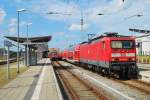 Und nochmal die 114 005,diesmal im Rosotcker Hauptbahnhof.Auch hier bespannt sie eine RE nach Elsterwerda.Geknipst am 07.08.2009.